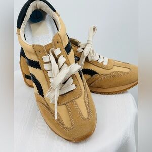 Dolce Vita Emily Retro-Inspired Women’s Tan Beige  Sneakers Size 7.5